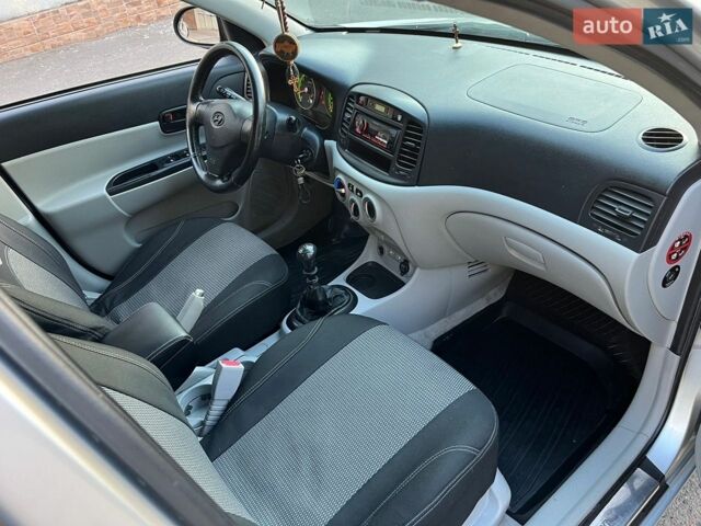 Сірий Хендай Акцент, об'ємом двигуна 1.4 л та пробігом 255 тис. км за 3800 $, фото 14 на Automoto.ua