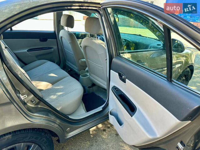 Сірий Хендай Акцент, об'ємом двигуна 1.4 л та пробігом 206 тис. км за 4900 $, фото 8 на Automoto.ua
