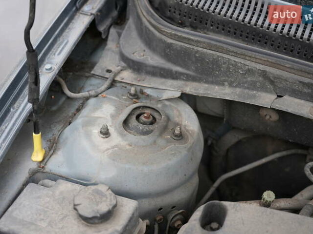 Серый Хендай Акцент, объемом двигателя 1.4 л и пробегом 300 тыс. км за 3312 $, фото 12 на Automoto.ua