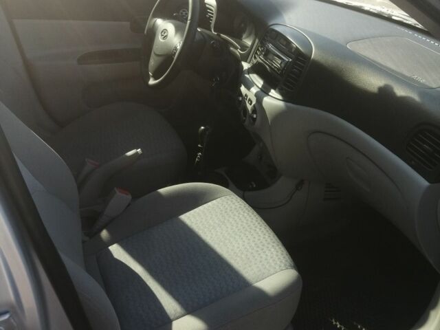 Сірий Хендай Акцент, об'ємом двигуна 1.4 л та пробігом 220 тис. км за 4000 $, фото 5 на Automoto.ua