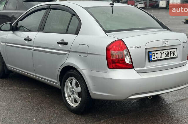 Серый Хендай Акцент, объемом двигателя 1.4 л и пробегом 260 тыс. км за 4500 $, фото 2 на Automoto.ua
