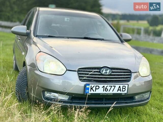 Сірий Хендай Акцент, об'ємом двигуна 1.4 л та пробігом 282 тис. км за 5000 $, фото 1 на Automoto.ua