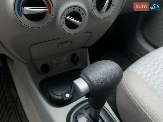 Серый Хендай Акцент, объемом двигателя 1.4 л и пробегом 144 тыс. км за 5300 $, фото 13 на Automoto.ua