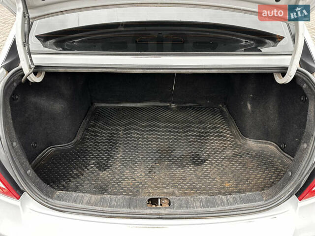 Серый Хендай Акцент, объемом двигателя 1.4 л и пробегом 327 тыс. км за 4500 $, фото 19 на Automoto.ua