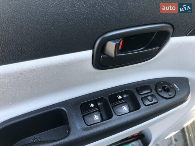 Сірий Хендай Акцент, об'ємом двигуна 1.4 л та пробігом 200 тис. км за 5000 $, фото 5 на Automoto.ua