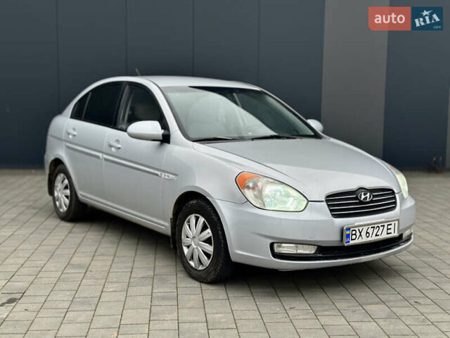 Серый Хендай Акцент, объемом двигателя 1.4 л и пробегом 312 тыс. км за 4150 $, фото 1 на Automoto.ua
