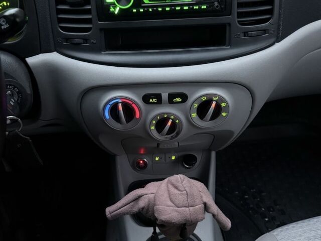 Серый Хендай Акцент, объемом двигателя 1.4 л и пробегом 281 тыс. км за 4900 $, фото 17 на Automoto.ua