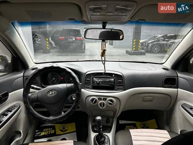 Серый Хендай Акцент, объемом двигателя 1.4 л и пробегом 168 тыс. км за 5200 $, фото 11 на Automoto.ua