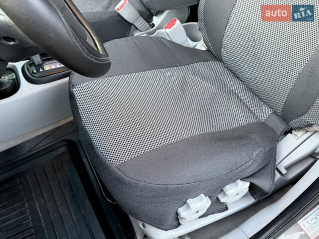 Сірий Хендай Акцент, об'ємом двигуна 1.4 л та пробігом 138 тис. км за 5600 $, фото 45 на Automoto.ua