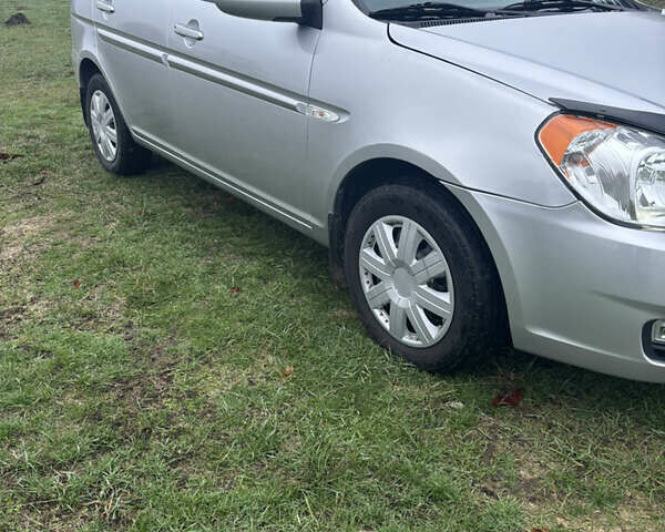 Серый Хендай Акцент, объемом двигателя 1.6 л и пробегом 251 тыс. км за 4799 $, фото 18 на Automoto.ua