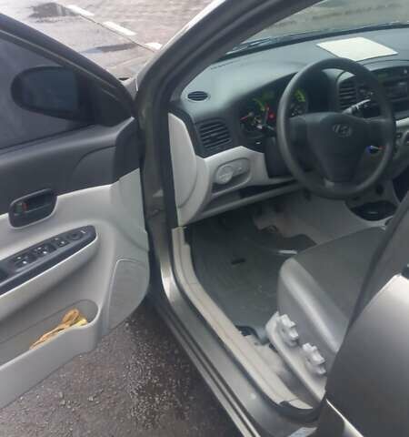 Серый Хендай Акцент, объемом двигателя 1.49 л и пробегом 190 тыс. км за 4800 $, фото 8 на Automoto.ua