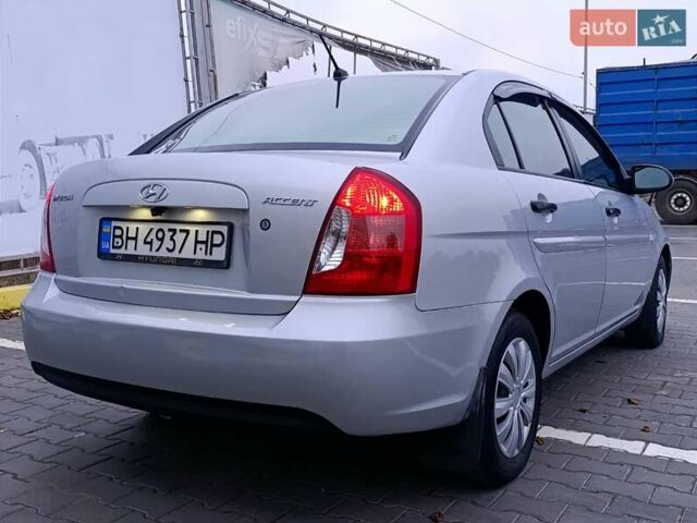 Серый Хендай Акцент, объемом двигателя 1.4 л и пробегом 186 тыс. км за 5000 $, фото 21 на Automoto.ua
