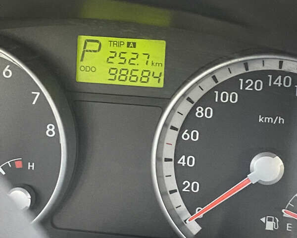 Хендай Акцент 2008 в Тернополе на Automoto.ua Серый Хендай Акцент, объемом двигателя 1.4 л и пробегом 98 тыс. км за 6000 $, фото 2 на Automoto.ua