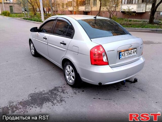 Сірий Хендай Акцент, об'ємом двигуна 14 л та пробігом 159 тис. км за 5400 $, фото 5 на Automoto.ua