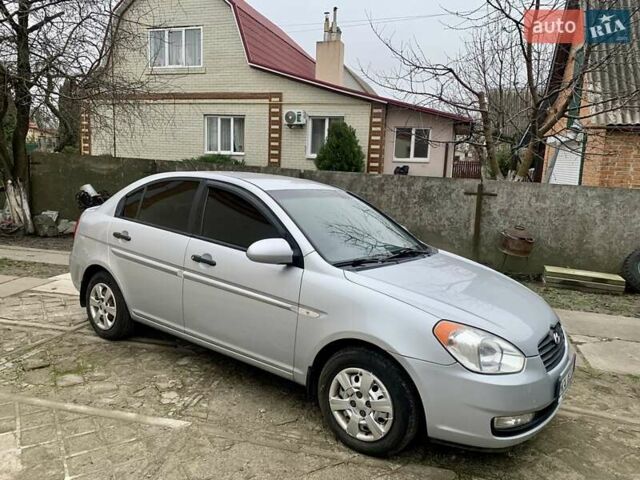 Серый Хендай Акцент, объемом двигателя 1.4 л и пробегом 144 тыс. км за 5300 $, фото 1 на Automoto.ua