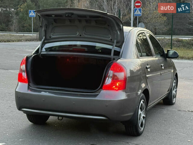 Сірий Хендай Акцент, об'ємом двигуна 1.4 л та пробігом 138 тис. км за 5600 $, фото 68 на Automoto.ua