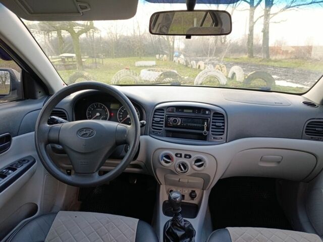 Сірий Хендай Акцент, об'ємом двигуна 1.4 л та пробігом 300 тис. км за 2800 $, фото 7 на Automoto.ua