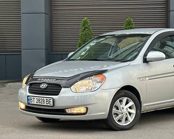 Хендай Акцент 2008 в Днепре (Днепропетровске) на Automoto.ua Серый Хендай Акцент, объемом двигателя 1.5 л и пробегом 193 тыс. км за 5199 $, фото 1 на Automoto.ua
