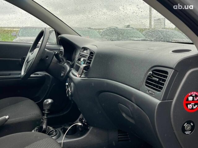 Серый Хендай Акцент, объемом двигателя 1.6 л и пробегом 105 тыс. км за 4490 $, фото 13 на Automoto.ua