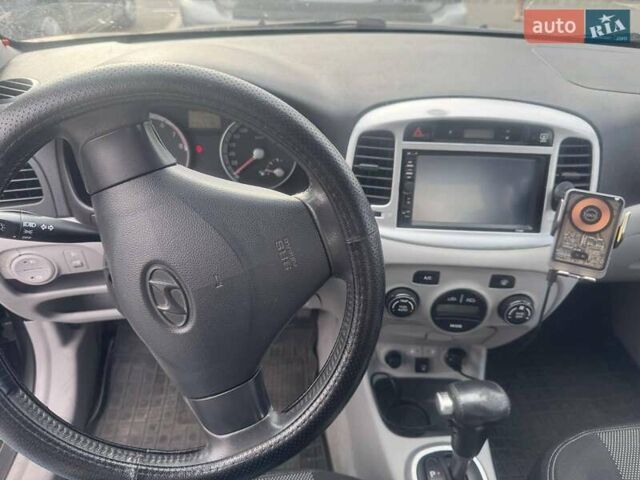 Сірий Хендай Акцент, об'ємом двигуна 1.6 л та пробігом 236 тис. км за 5500 $, фото 1 на Automoto.ua