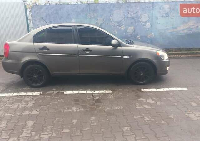 Серый Хендай Акцент, объемом двигателя 1.49 л и пробегом 190 тыс. км за 4800 $, фото 6 на Automoto.ua