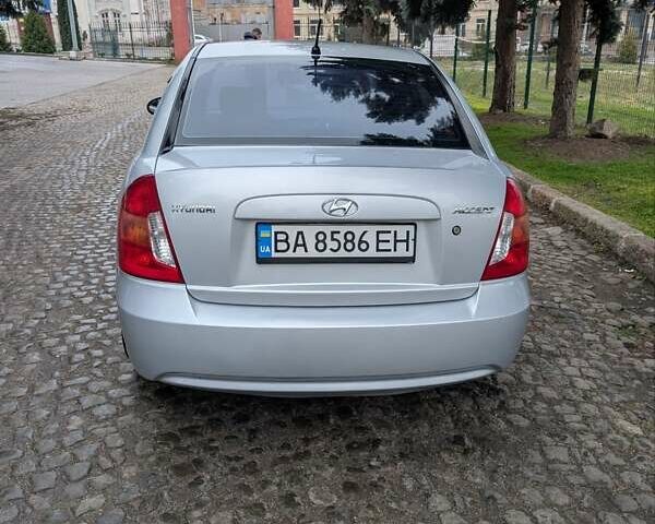 Сірий Хендай Акцент, об'ємом двигуна 1.4 л та пробігом 216 тис. км за 4600 $, фото 5 на Automoto.ua