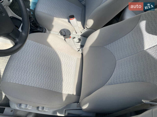Серый Хендай Акцент, объемом двигателя 1.4 л и пробегом 85 тыс. км за 4700 $, фото 6 на Automoto.ua