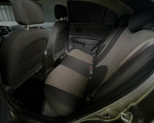 Серый Хендай Акцент, объемом двигателя 1.4 л и пробегом 344 тыс. км за 5000 $, фото 7 на Automoto.ua