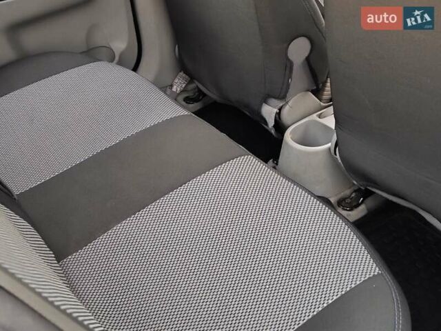 Сірий Хендай Акцент, об'ємом двигуна 1.4 л та пробігом 139 тис. км за 4500 $, фото 16 на Automoto.ua