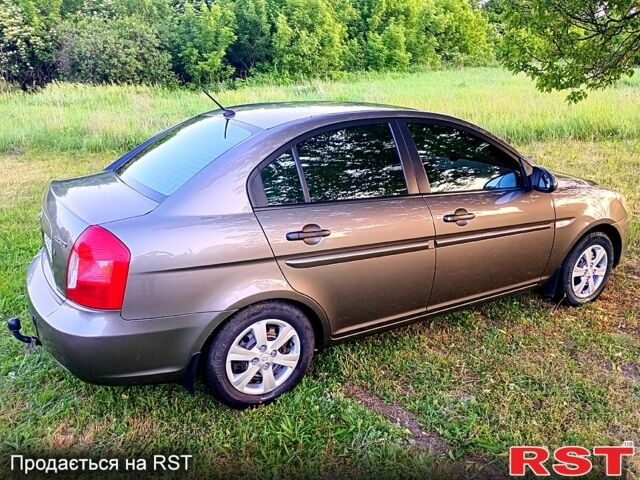 Сірий Хендай Акцент, об'ємом двигуна 1.4 л та пробігом 118 тис. км за 6600 $, фото 1 на Automoto.ua