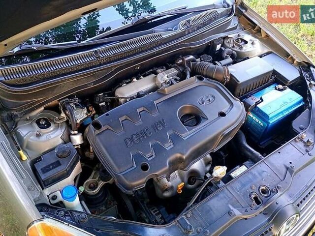 Сірий Хендай Акцент, об'ємом двигуна 1.4 л та пробігом 118 тис. км за 6600 $, фото 2 на Automoto.ua