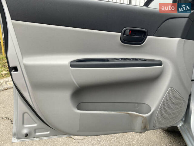 Серый Хендай Акцент, объемом двигателя 1.4 л и пробегом 5 тыс. км за 7500 $, фото 17 на Automoto.ua