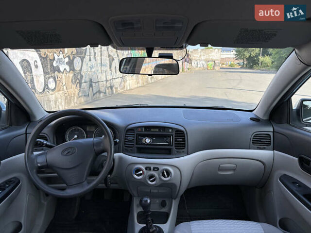 Серый Хендай Акцент, объемом двигателя 1.4 л и пробегом 67 тыс. км за 6500 $, фото 32 на Automoto.ua