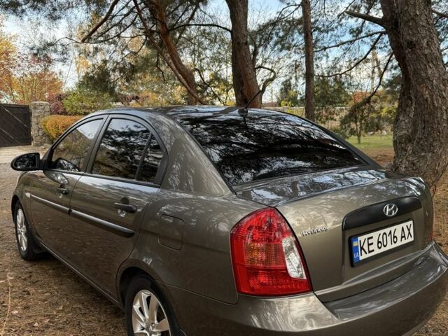 Сірий Хендай Акцент, об'ємом двигуна 1.4 л та пробігом 125 тис. км за 4800 $, фото 2 на Automoto.ua