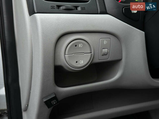 Сірий Хендай Акцент, об'ємом двигуна 1.4 л та пробігом 224 тис. км за 4400 $, фото 21 на Automoto.ua