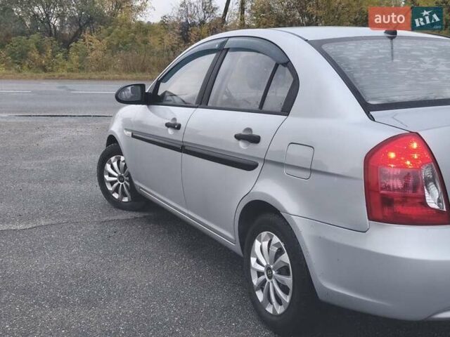 Сірий Хендай Акцент, об'ємом двигуна 1.4 л та пробігом 139 тис. км за 4700 $, фото 7 на Automoto.ua