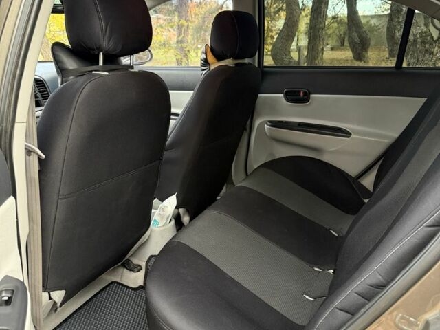 Сірий Хендай Акцент, об'ємом двигуна 1.4 л та пробігом 125 тис. км за 4800 $, фото 4 на Automoto.ua