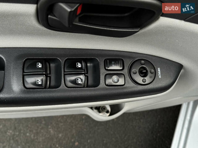 Сірий Хендай Акцент, об'ємом двигуна 1.4 л та пробігом 224 тис. км за 4400 $, фото 14 на Automoto.ua