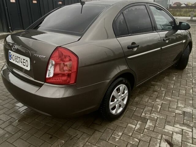 Серый Хендай Акцент, объемом двигателя 1.4 л и пробегом 344 тыс. км за 5000 $, фото 2 на Automoto.ua