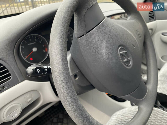 Серый Хендай Акцент, объемом двигателя 1.4 л и пробегом 5 тыс. км за 7500 $, фото 19 на Automoto.ua