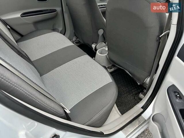 Серый Хендай Акцент, объемом двигателя 1.4 л и пробегом 139 тыс. км за 4500 $, фото 17 на Automoto.ua