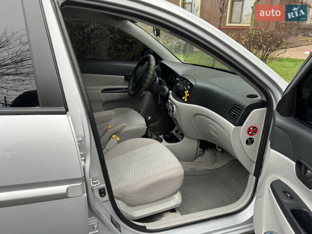 Сірий Хендай Акцент, об'ємом двигуна 1.4 л та пробігом 224 тис. км за 4400 $, фото 7 на Automoto.ua