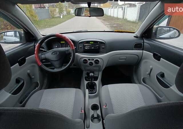 Сірий Хендай Акцент, об'ємом двигуна 1.4 л та пробігом 240 тис. км за 4400 $, фото 16 на Automoto.ua