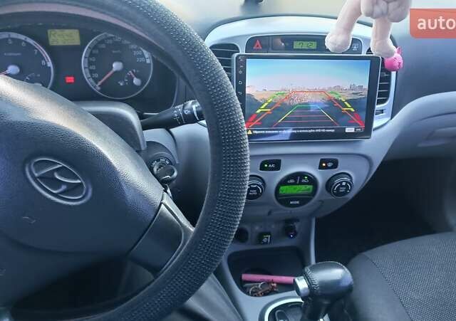 Сірий Хендай Акцент, об'ємом двигуна 1.6 л та пробігом 250 тис. км за 5000 $, фото 3 на Automoto.ua