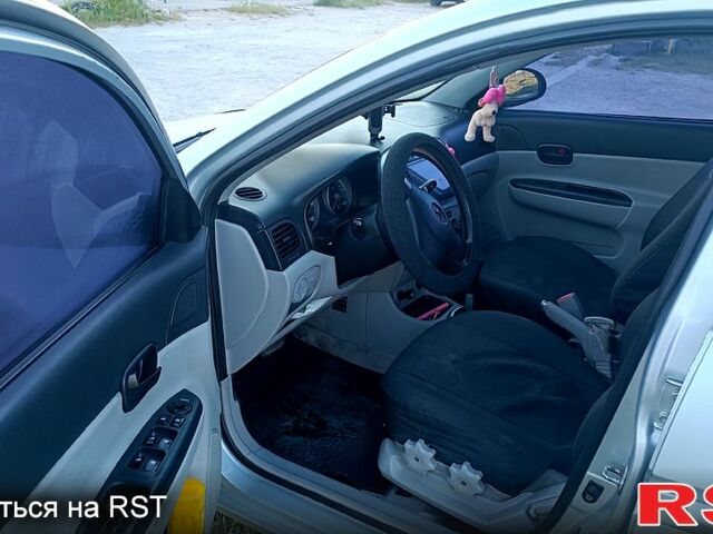 Сірий Хендай Акцент, об'ємом двигуна 1.6 л та пробігом 250 тис. км за 5000 $, фото 6 на Automoto.ua