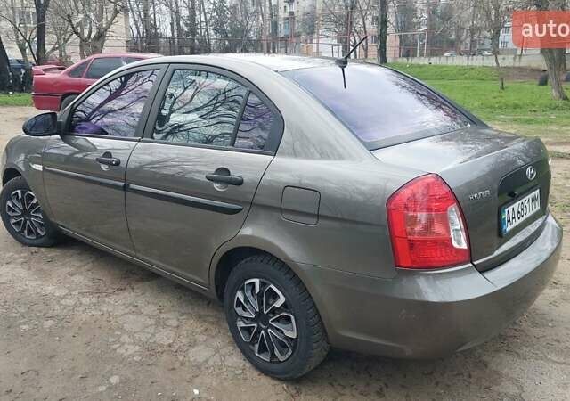 Серый Хендай Акцент, объемом двигателя 1.4 л и пробегом 170 тыс. км за 5700 $, фото 9 на Automoto.ua