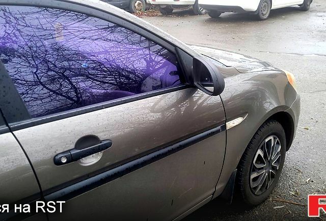 Серый Хендай Акцент, объемом двигателя 1.4 л и пробегом 220 тыс. км за 5900 $, фото 1 на Automoto.ua