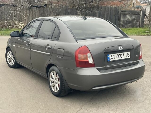 Серый Хендай Акцент, объемом двигателя 1.5 л и пробегом 270 тыс. км за 3699 $, фото 5 на Automoto.ua