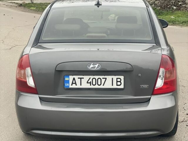 Серый Хендай Акцент, объемом двигателя 1.5 л и пробегом 270 тыс. км за 3699 $, фото 4 на Automoto.ua