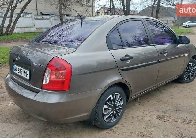 Серый Хендай Акцент, объемом двигателя 1.4 л и пробегом 170 тыс. км за 5700 $, фото 11 на Automoto.ua